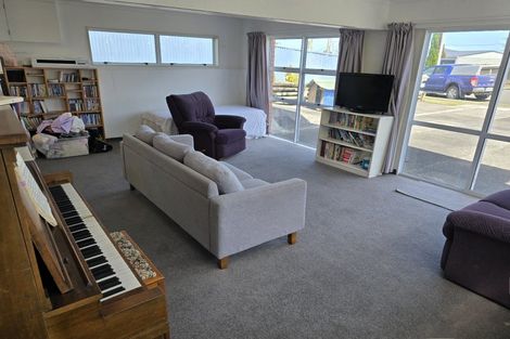 Photo of property in 6 Arundel Place, Springvale, Whanganui, 4501