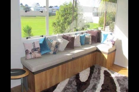 Photo of property in 25 Vermeer Place, West Harbour, Auckland, 0618