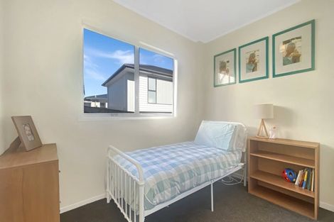 Photo of property in 2/24 Amberley Avenue, Te Atatu South, Auckland, 0610