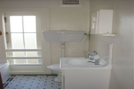 Photo of property in 8/349 Tamaki Drive, Saint Heliers, Auckland, 1071