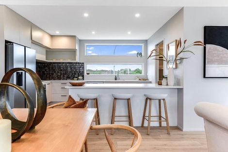 Photo of property in 2 Iwi Road, Baverstock, Hamilton, 3200