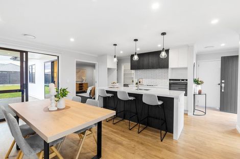 Photo of property in 33 Ngaru Crescent, Wharewaka, Taupo, 3330