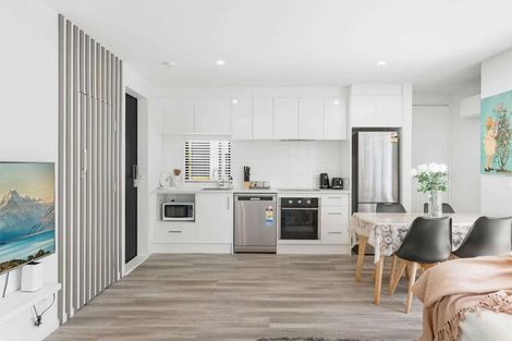 Photo of property in 2/58 Division Street, Riccarton, Christchurch, 8041