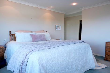 Photo of property in 8 Kotare Street, Waikanae, 5036
