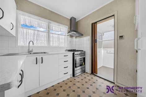 Photo of property in 2/17 Jenelin Road, Glendene, Auckland, 0602
