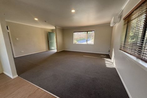 Photo of property in 55 Sabulite Road, Kelston, Auckland, 0602
