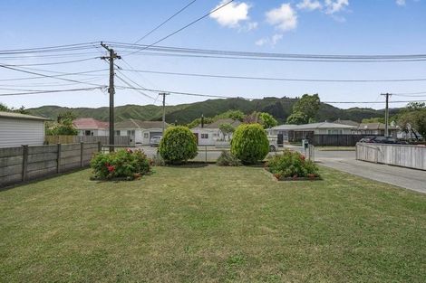 Photo of property in 52 Dover Road, Wainuiomata, Lower Hutt, 5014
