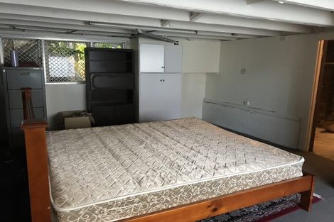 Photo of property in 12 Tiroroa Avenue, Te Atatu South, Auckland, 0610