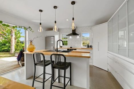 Photo of property in 1 Gibson Place, Papamoa Beach, Papamoa, 3118