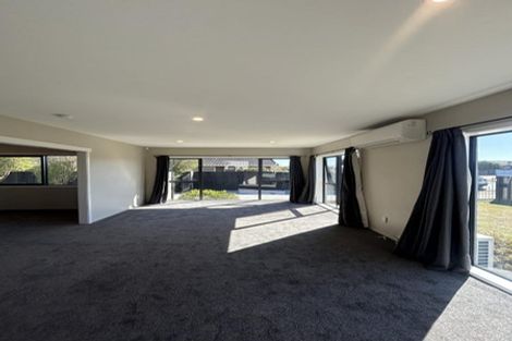 Photo of property in 135 Queenspark Drive, Parklands, Christchurch, 8083