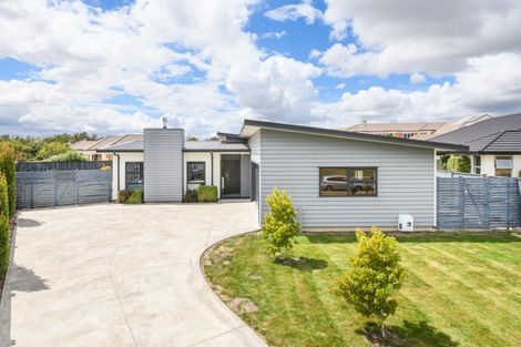 Photo of property in 32 Dogwood Way, Milson, Palmerston North, 4414