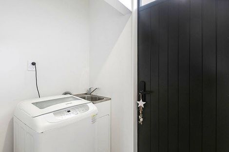 Photo of property in 1 Pasla Close, Papakura, 2110