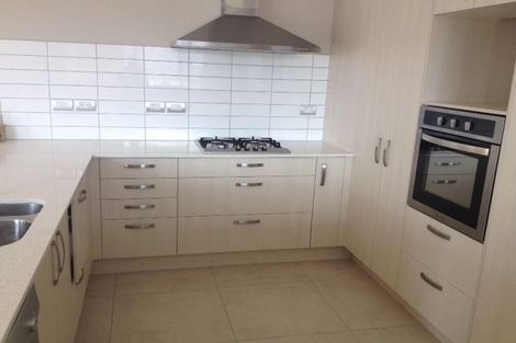 Photo of property in 32 Horizon View Road, Oteha, Auckland, 0632