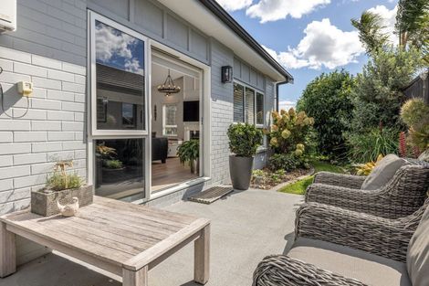 Photo of property in 18 Montia Close, Papamoa Beach, Papamoa, 3118