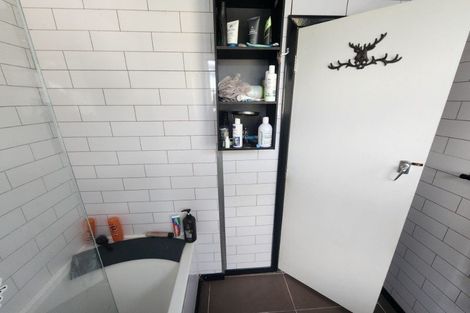 Photo of property in 2 Mahoe Street, Levin, 5510