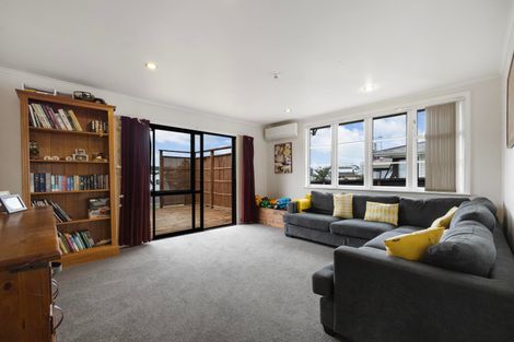 Photo of property in 10 Okoroire Street, Tirau, 3410