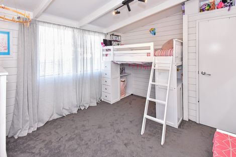 Photo of property in 1/3 Hoylake Place, Wattle Downs, Auckland, 2103