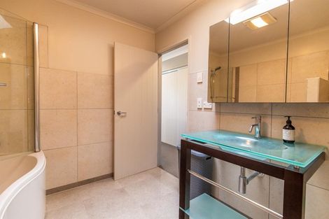 Photo of property in 162a Waterways Parade, Pauanui, Hikuai, 3579