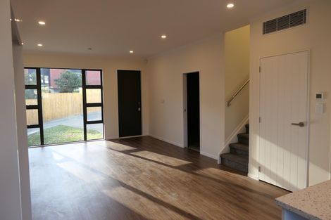 Photo of property in 19 Eastview Road, Glen Innes, Auckland, 1072