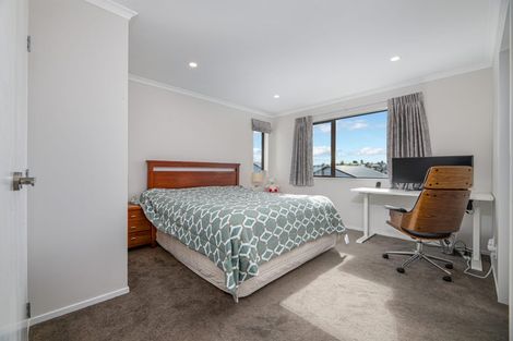 Photo of property in 73a Granville Drive, Massey, Auckland, 0614