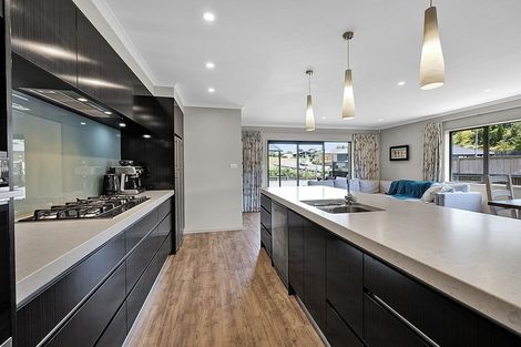Photo of property in 2 Pipitea Place, Whalers Gate, New Plymouth, 4310