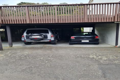 Photo of property in 141 Churton Drive, Churton Park, Wellington, 6037