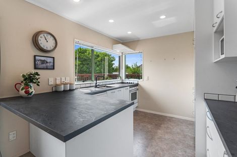 Photo of property in 2/883 East Coast Road, Northcross, Auckland, 0632