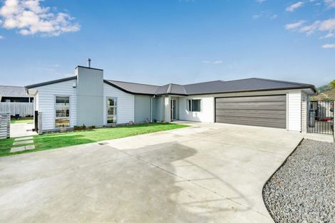 Photo of property in 39 Gallipoli Place, Paraparaumu, 5032