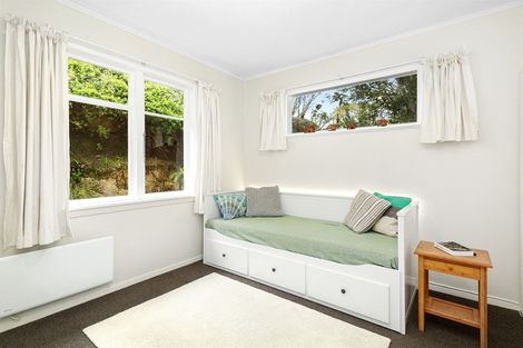 Photo of property in 31 Olivia Crescent, Tawa, Wellington, 5028