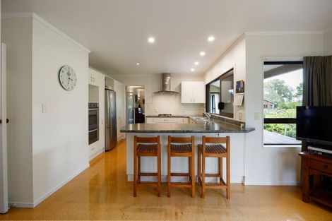 Photo of property in 8 Rimmington Drive, Hamilton Lake, Hamilton, 3204