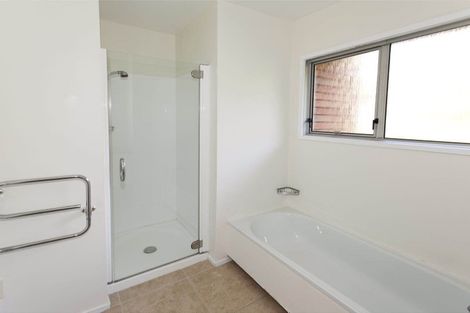 Photo of property in 1/23 Parr Terrace, Castor Bay, Auckland, 0620