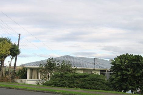 Photo of property in 93 Sandspit Road, Shelly Park, Auckland, 2014