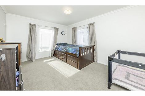 Photo of property in 22 Taiaapure Street, Weymouth, Auckland, 2103