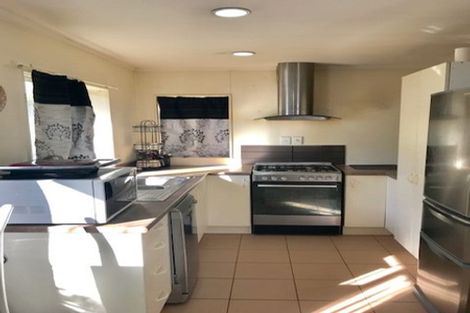 Photo of property in 4/43 Fruitvale Road, New Lynn, Auckland, 0600