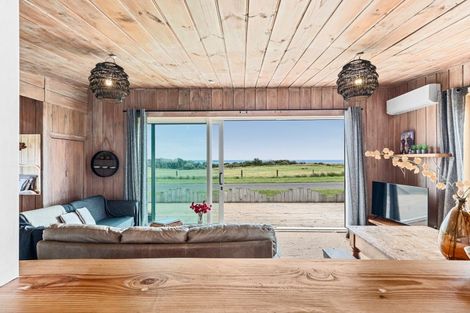 Photo of property in 11 Hector Place, Opunake, 4616