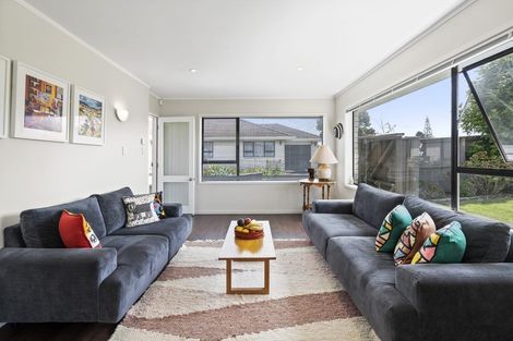 Photo of property in 1/141 Chivalry Road, Glenfield, Auckland, 0629