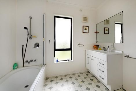 Photo of property in 23a Withers Road, Glen Eden, Auckland, 0602