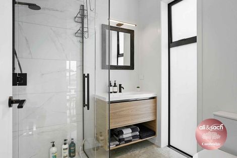 Photo of property in 1/45 Saint Kilda Road, Cambridge, 3434