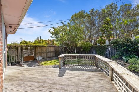Photo of property in 20 Spencer Road, Pinehill, Auckland, 0632