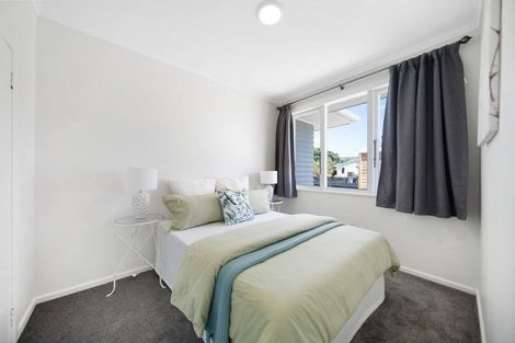 Photo of property in 7 Tarata Crescent, Mangere Bridge, Auckland, 2022