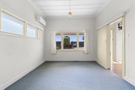 Photo of property in 58 Morley Street, New Plymouth, 4310