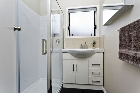 Photo of property in 11 Yule Place, Massey, Auckland, 0614