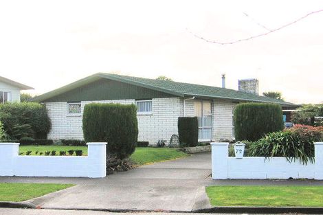 Photo of property in 72 Ruamahanga Crescent, Terrace End, Palmerston North, 4410