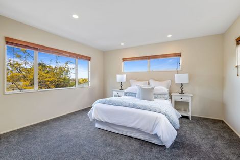 Photo of property in 2/23 Wairau Road, Forrest Hill, Auckland, 0627