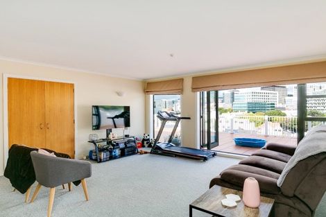 Photo of property in Endeavour Apartments, 6/125 Thorndon Quay, Pipitea, Wellington, 6011