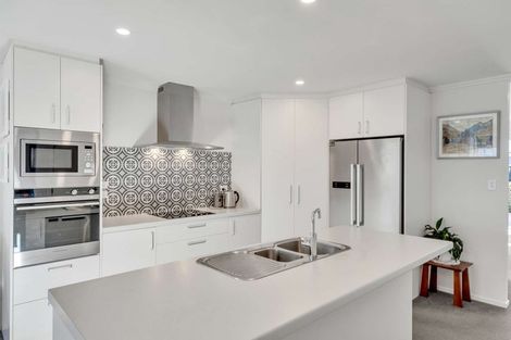 Photo of property in 6 Crossley Avenue, Woodend, 7610