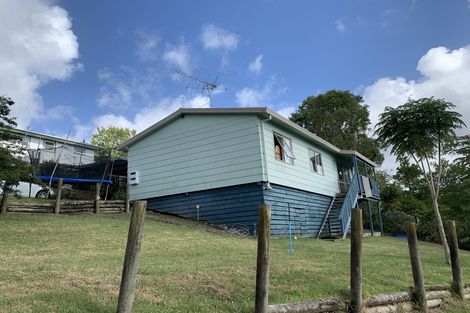 Photo of property in 2/87 Fairclough Road, Beach Haven, Auckland, 0626