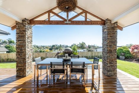 Photo of property in 2 Burbury Ridge, Havelock North, 4130