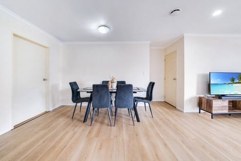 Photo of property in 16 Maadi Place, Papakura, 2110