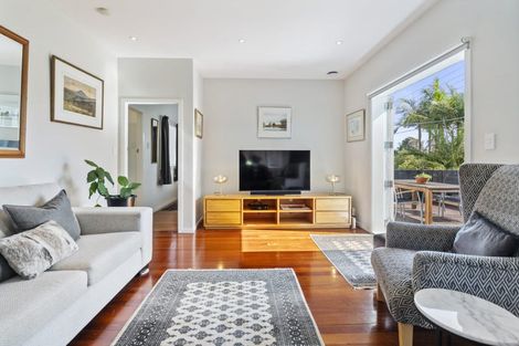 Photo of property in 1/58 Eversleigh Road, Belmont, Auckland, 0622